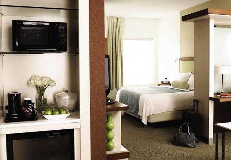 Springhill Suites Houston Intercontinental Airport Room photo